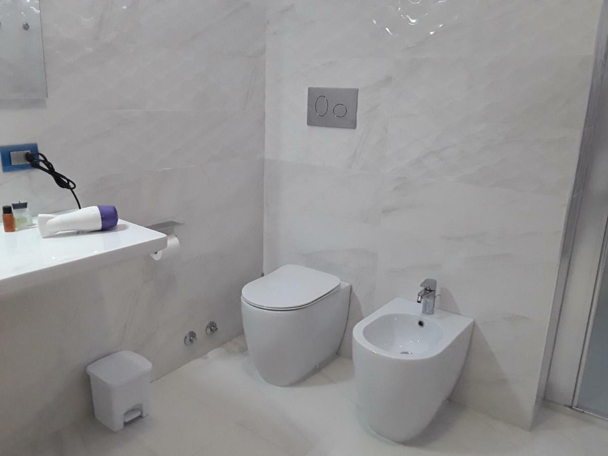 La Riviera Bed & Breakfast Милацо Екстериор снимка
