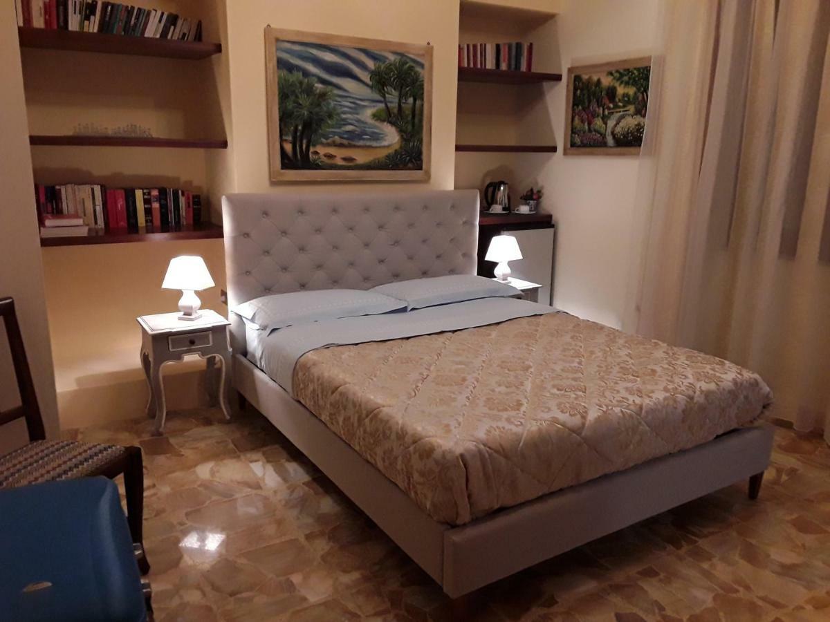 La Riviera Bed & Breakfast Милацо Екстериор снимка