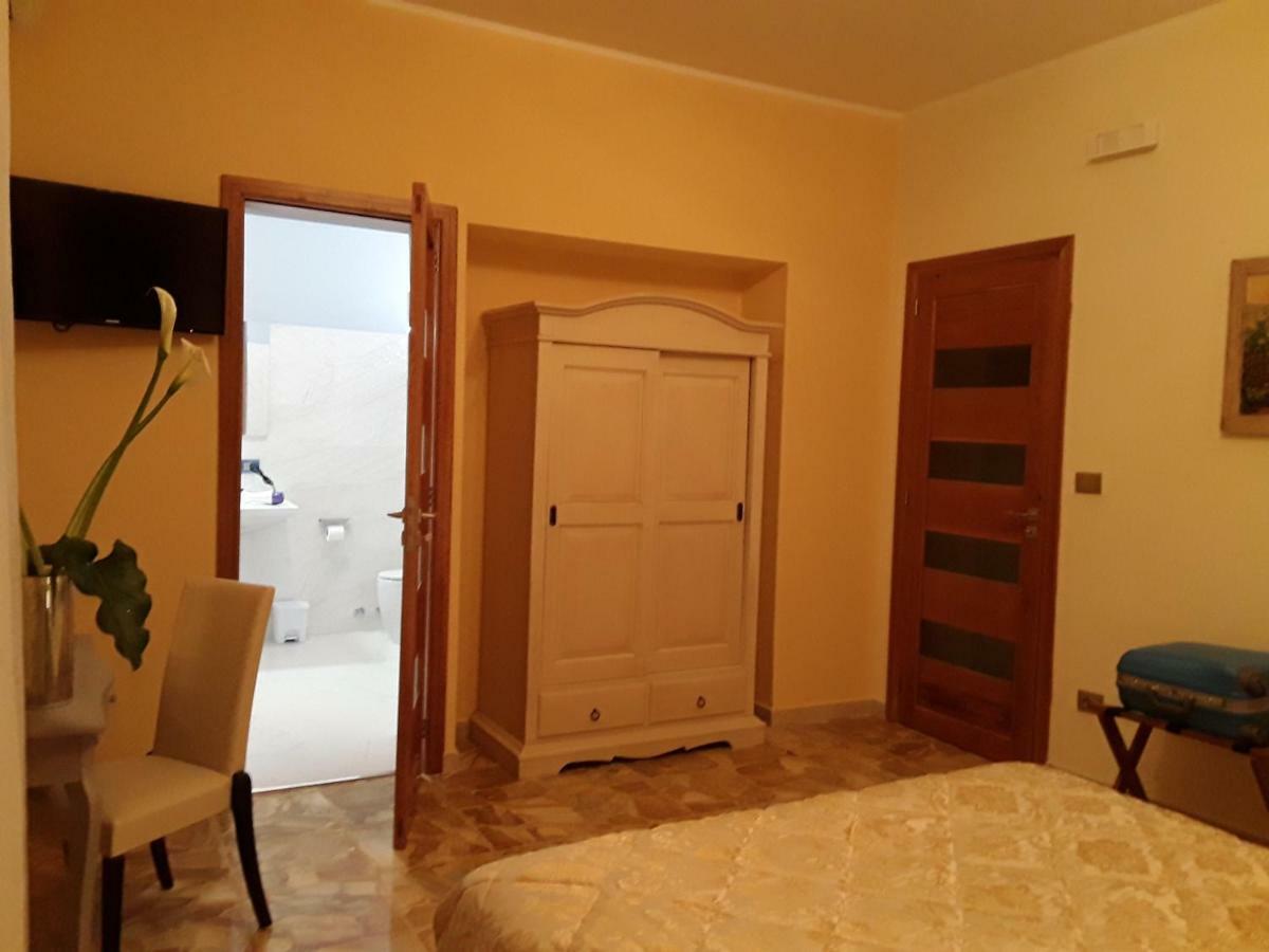 La Riviera Bed & Breakfast Милацо Екстериор снимка