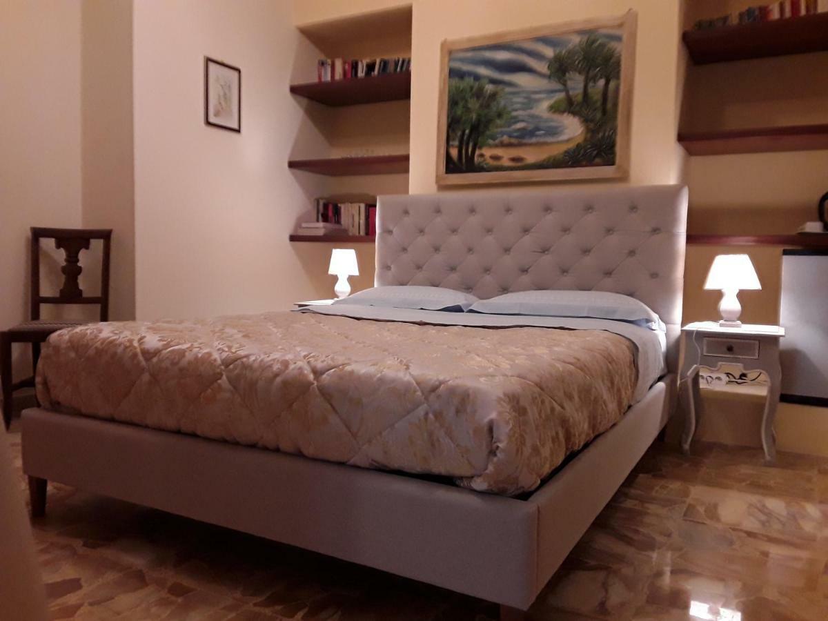 La Riviera Bed & Breakfast Милацо Екстериор снимка
