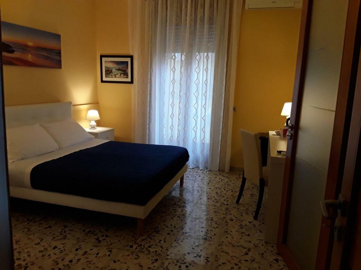La Riviera Bed & Breakfast Милацо Екстериор снимка