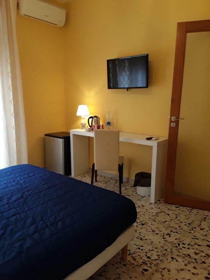 La Riviera Bed & Breakfast Милацо Екстериор снимка