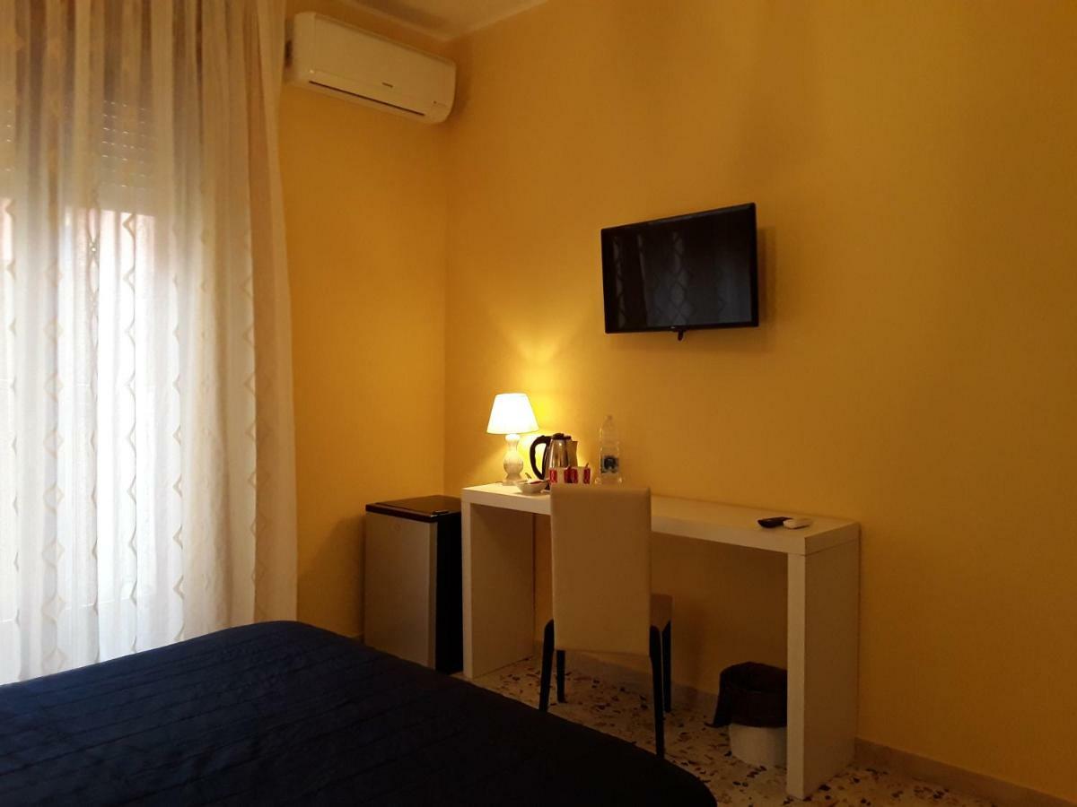 La Riviera Bed & Breakfast Милацо Екстериор снимка